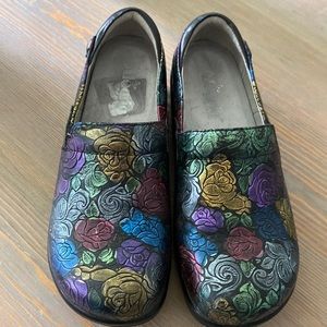 Alegria Clogs Size 37